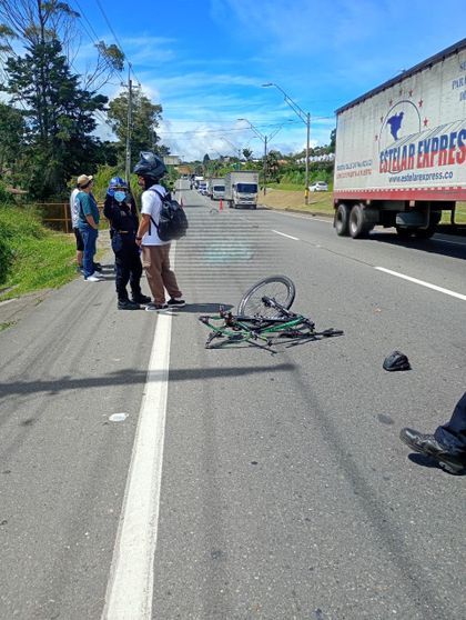 Imagen de Ciclista falleció en siniestro vial en la autopista Medellín-Bogotá, entre El Santuario y Marinilla