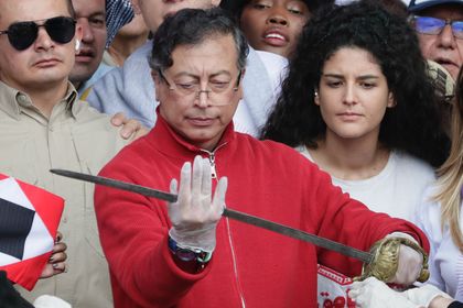 Imagen de La consulta popular de Petro fue radicada oficialmente en el Senado