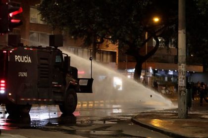 Imagen de  Una protesta por Palestina en Bogotá acaba en disturbios y vandalismo contra la policía