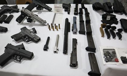 Fingían ser abogados, pero escondían un arsenal: así operaba esta oficina ilegal en Cali