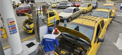 Imagen de  Más de 500 000 automotores se quedarían varados por suspensión de venta de gas vehicular