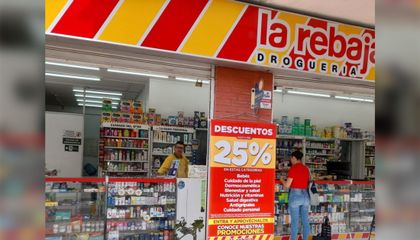 Imagen de  La SAE entregó los 880 establecimientos de Drogas La Rebaja al Gobierno nacional