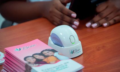 Así es el examen indoloro que ayuda a prevenir el cáncer de mama en mujeres caleñas