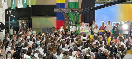 Imagen de Cientos de antioqueños “encendieron una luz” por Miguel Uribe en La Alpujarra