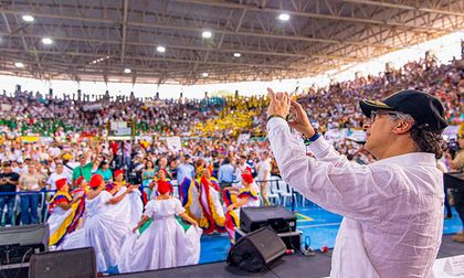 ¡Vuelve y juega! Petro propone Asamblea Nacional Constituyente