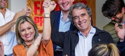 Imagen de  Sergio Fajardo oficializó a Edna Bonilla como fórmula vicepresidencial