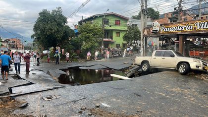 Imagen de Habilitan canal de donaciones para afectados por daño de tubería en Santa Cruz
