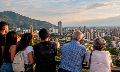 Población de Cali en 2026: jóvenes son el 22% y adultos mayores ya representan cerca del 20%