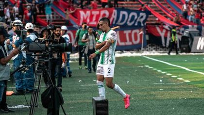 Daniel Muñoz mejor jugador