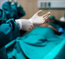 Exministros de salud de Colombia denuncian que el colapso del sistema de salud fue planificado