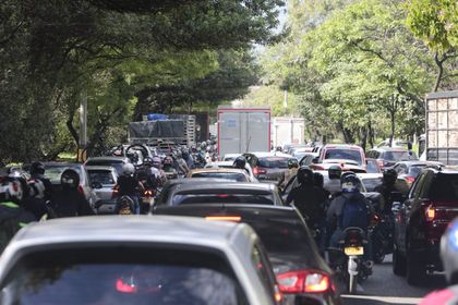 Imagen de ¡Atentos! Comienzan los cobros económicos por pico y placa sin vías exentas en Medellín