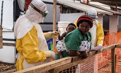 Tratamiento contra el ébola: RD Congo inicia un ensayo clínico en medio del aumento de casos