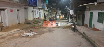 Imagen de  Cierres viales de emergencia en la vía Granada–San Carlos por inconvenientes en obras de alcantarillado