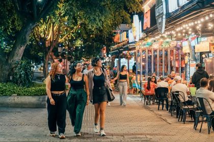 Imagen de  Medellín amplía horarios del comercio por la Feria de las Flores
