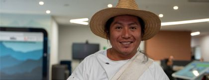 Imagen de  Romualdo Gil, indígena Wiwa, a un paso de ser el primer profesional de su comunidad. Estudia en la IU Digital