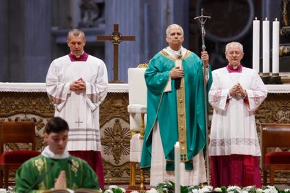 Imagen de  Papa León XIV pide a los gobernantes ante miles de pobres: “No podrá haber paz sin justicia”