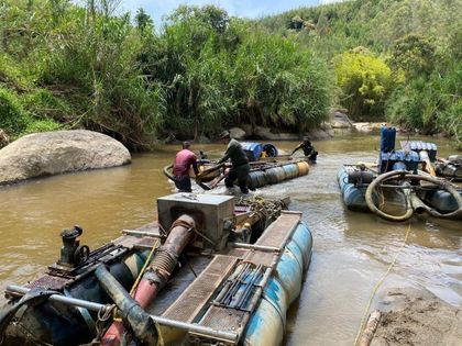 Imagen de Policía incautó y destruyó dragas usadas para la extracción ilegal de oro en Marinilla