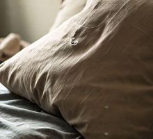 ¿Cómo el agotamiento emocional se disfraza de normalidad?