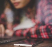 “Red Fantasma de YouTube”: la estafa digital que transforma tutoriales en trampas