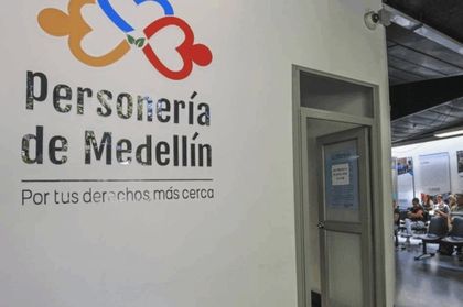 Imagen de  Formularon cargos contra exfuncionaria de Daniel Quintero y un docente por el supuesto archivo de queja por acoso laboral