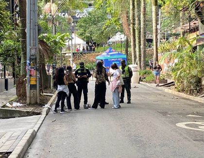 Imagen de  Mujeres que empapelaron el Parque Lleras contra la explotación sexual denunciaron amenazas de las autoridades