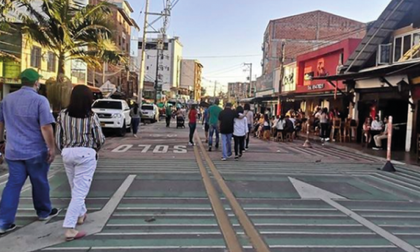 Imagen de  Turistas y comerciantes de San Antonio olvidaron protocolos de bioseguridad