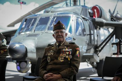 Imagen de  CACOM-5 de la Fuerza Aérea rindió homenaje a los veteranos de la Guerra de Corea