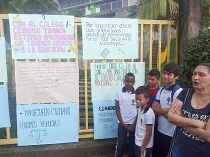 Imagen de Jóvenes de colegio rural de San Francisco exigen más docentes