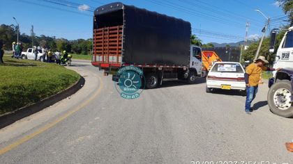 Imagen de Atención: glorieta La Ceja-La Unión está bloqueada por protesta de camioneros