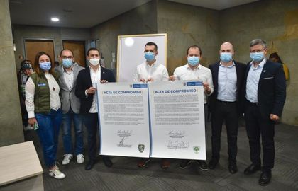 Imagen de  MinInterior firmó convenio del «Sacúdete al Parque» con San Francisco y Guatapé