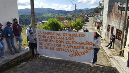 Campesinos de La Unión protestan por el cierre de una vía con 80 años de historia