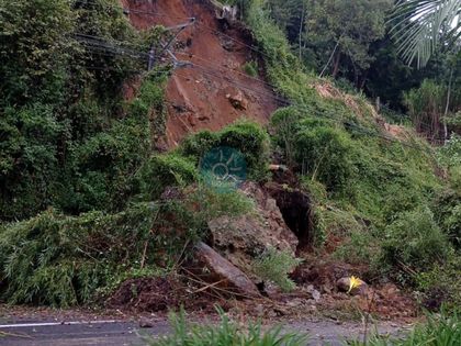 Imagen de Movilidad reducida en la vía Las Palmas por deslizamiento de tierra