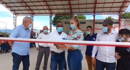 Imagen de En San Carlos inauguran placa polideportiva que beneficiará a 600 víctimas del conflicto armado