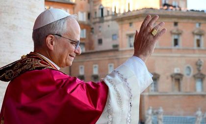 “La paz esté con ustedes”: el mensaje de León XIV que emocionó a la Plaza de San Pedro