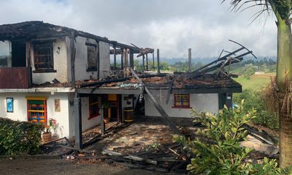 Imagen de  Un globo: la posible causa del incendio que destruyó una vivienda en Rionegro