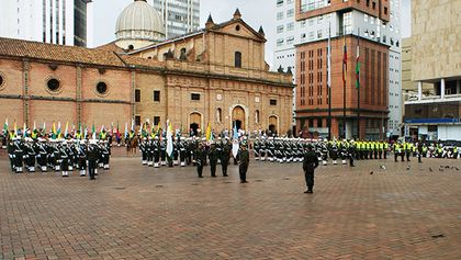 Baja a 17 uniformados