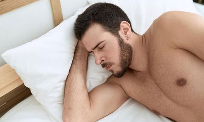 Los beneficios ocultos de dormir desnudo que nadie te dice