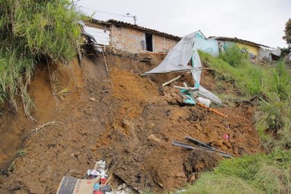 Imagen de  Cuatro viviendas afectadas dejó deslizamiento en zona rural de Rionegro