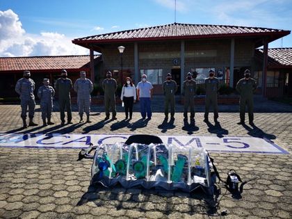 Imagen de Fuerza Aérea recibe cámara de aislamiento para el traslado de pacientes con COVID-19
