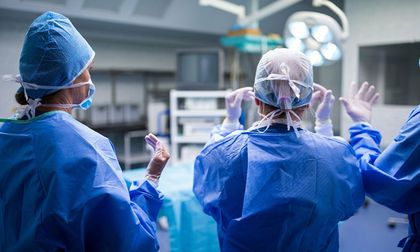 Candidatos presidenciales reciben hoja de ruta para enfrentar la crisis del sistema de salud en Colombia