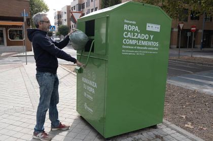 Imagen de España acogerá una prueba piloto con contenedores inteligentes de ropa usada
