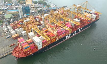 Buenaventura recibió el buque más grande que ha llegado a Colombia