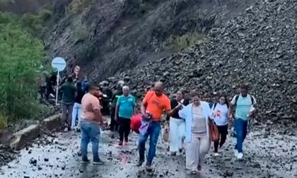 Derrumbe bloquea la vía Cali– Loboguerrero