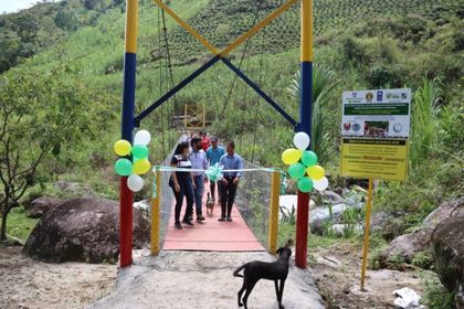 Caminos para la vida instaló Puente Peatonal en Nariño