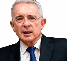 Uribe pide a Fuerzas Militares impedir un nuevo estallido social