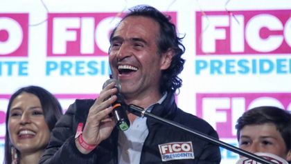 Imagen de  “Fico” Gutiérrez radicó solicitud para que su movimiento Creemos sea partido político