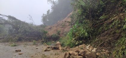 Imagen de  Derrumbe en Sonsón impide el paso hacia Argelia y Nariño