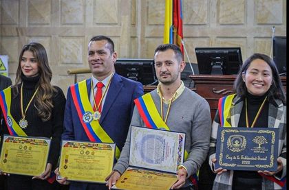 Imagen de Por su gestión social, alcalde de Guatapé recibió reconocimiento en el Congreso de la República