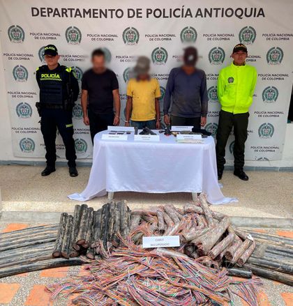 Imagen de  Capturaron a tres hombres en Marinilla por hurto de cable; intentaron sobornar a los policías