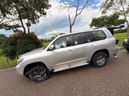 Imagen de  Atentado contra el gobernador de Arauca, Renson Martínez, cuando se desplazaba entre Fortul y Tame